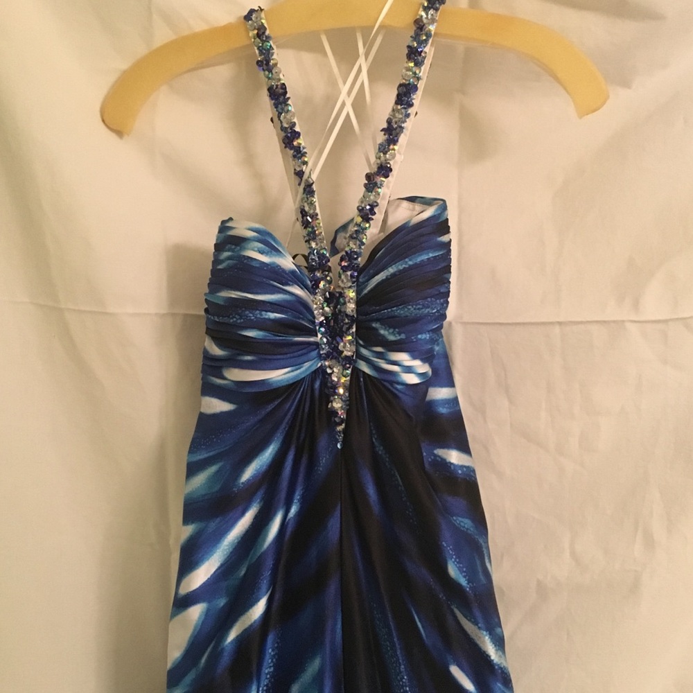 Cache prom dress - Picture 1 of 4